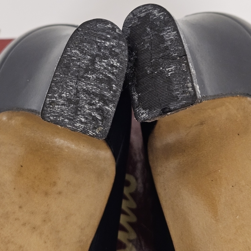 Salvatore Ferragamo Vintage Almond and Kitten Heel Pumps in Navy and Black Sz 9 - Picture 13 of 15